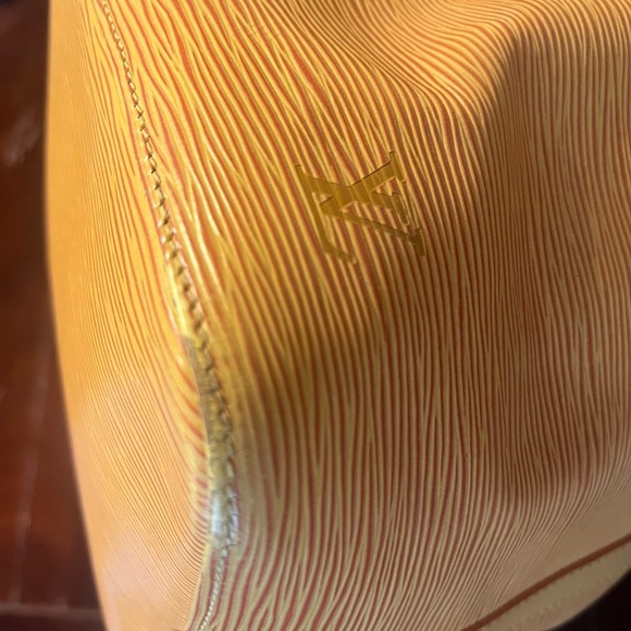 Louis Vuitton Yellow EPI Leather Petit Noe - Picture 8 of 13